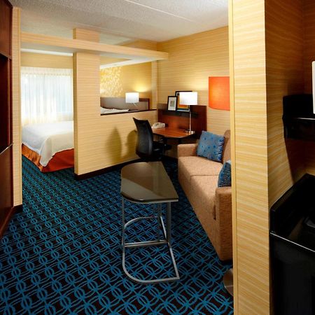 Fairfield Inn & Suites Парсипанни Номер фото