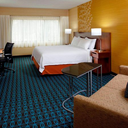 Fairfield Inn & Suites Парсипанни Номер фото